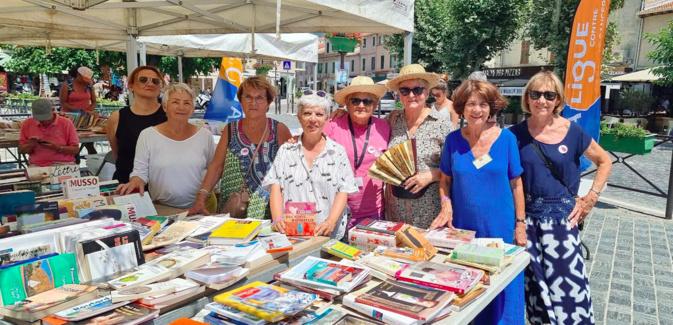 La Foire aux livres de Saint-Florent récolte 1017€ pour la Ligue contre le cancer